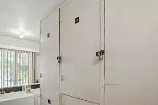 18205 Hart Dr, Homewood, IL 60430 - Photo 19