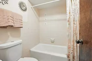 18205 Hart Dr, Homewood, IL 60430 - Photo 17