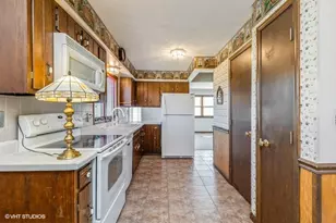 1607 Wheeler Rd, Kirkland, IL 60146 - Photo 11