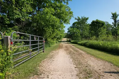 1607 Wheeler Road, Kirkland, IL 60146 - Photo 3
