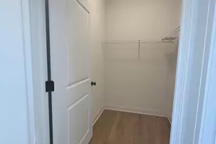 9014 Gloucester Rd, Woodridge, IL 60517 - Photo 15