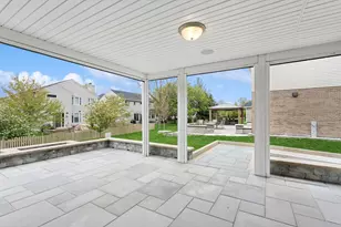 9014 Gloucester Rd, Woodridge, IL 60517 - Photo 9