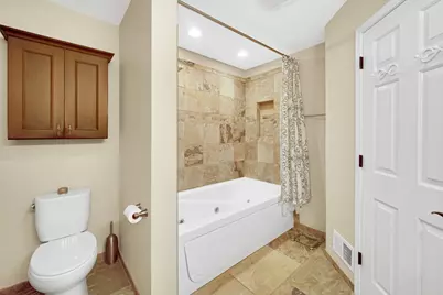 2623 Cobblestone Drive, Crystal Lake, IL 60012 - Photo 23