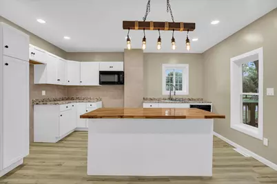 208 E 1790 North Road, Gilman, IL 60938 - Photo 9