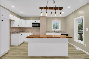 208 E 1790 North Rd, Gilman, IL 60938 - Photo 9