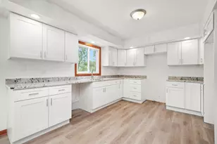 3057 201st Pl, Lynwood, IL 60411 - Photo 7