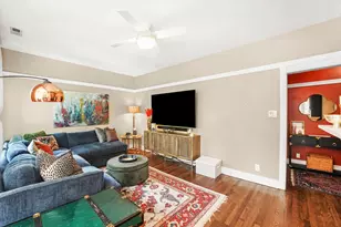 716 W Barry Ave, Chicago, IL 60657 - Photo 5