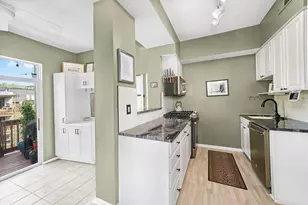 716 W Barry Ave, Chicago, IL 60657 - Photo 17