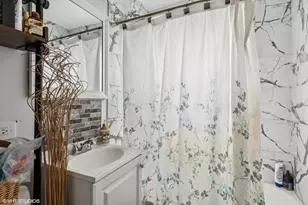 3212 Lindenwood Ln, Glenview, IL 60025 - Photo 9