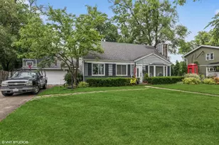 3212 Lindenwood Ln, Glenview, IL 60025 - Photo 1