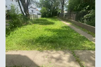 129 E Kensington Avenue, Chicago, IL 60628 - Photo 3