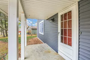 605 Craig Dr, Mahomet, IL 61853 - Photo 3