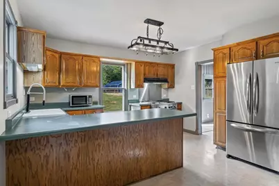 2016 Grove Lane, Cary, IL 60013 - Photo 5