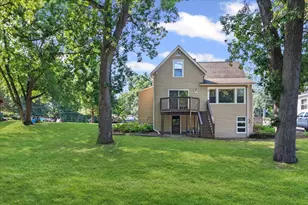 2016 Grove Ln, Cary, IL 60013 - Photo 17