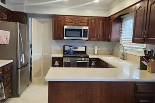 321 Carmelhead Ln, Schaumburg, IL 60193 - Photo 5