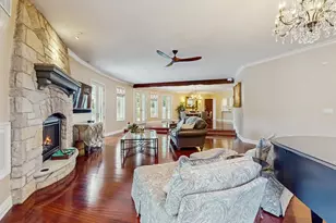 570 Hathaway Cir, Lake Forest, IL 60045 - Photo 5