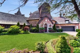 570 Hathaway Cir, Lake Forest, IL 60045 - Photo 1