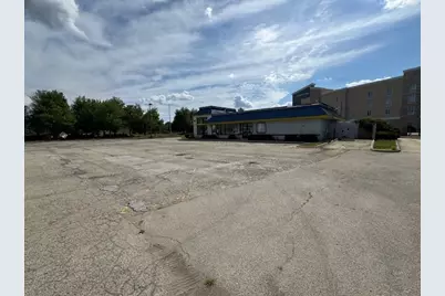 3625 Rock Creek Boulevard, Joliet, IL 60431 - Photo 11