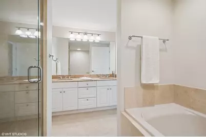 21 E Huron Street #1407, Chicago, IL 60611 - Photo 9