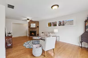 1108 N Main St, Wheaton, IL 60187 - Photo 5