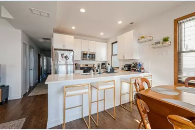 1753 W Cornelia Avenue, Chicago, IL 60657 - Photo 3