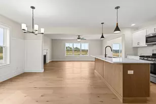 25 Meadow Dr, Monticello, IL 61856 - Photo 7