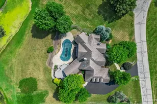 6918 Inverway Dr, Lakewood, IL 60014 - Photo 7