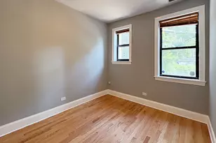 7635 1/2 N Greenview Ave, Chicago, IL 60626 - Photo 5