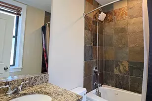 7635 1/2 N Greenview Ave, Chicago, IL 60626 - Photo 7