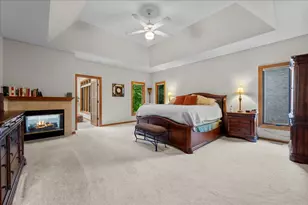 36 Oak Bluff Ct, Naperville, IL 60565 - Photo 5