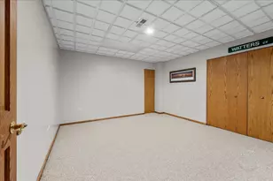 36 Oak Bluff Ct, Naperville, IL 60565 - Photo 25