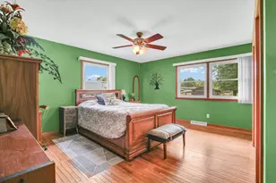 210 N Prospect Ave, Savoy, IL 61874 - Photo 15