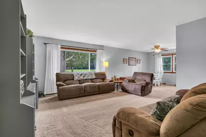 210 N Prospect Avenue, Savoy, IL 61874 - Photo 7