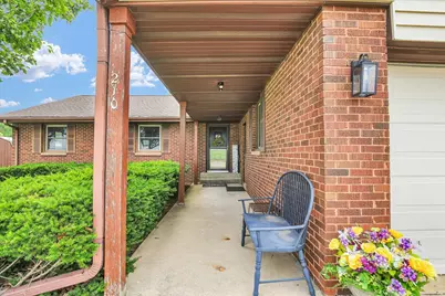 210 N Prospect Avenue, Savoy, IL 61874 - Photo 5