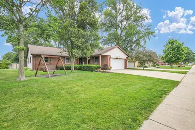 210 N Prospect Avenue, Savoy, IL 61874 - Photo 3