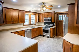 224 N Maple St, Gilman, IL 60938 - Photo 9