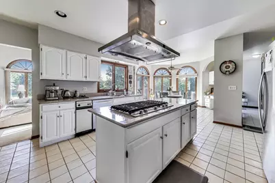 33 N Liberty Drive, South Barrington, IL 60010 - Photo 5