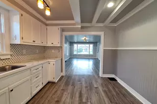 304 W Morrell St, Streator, IL 61364 - Photo 9