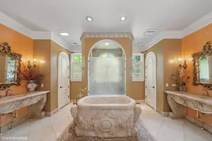 1031 Barrys Ct, Lake Forest, IL 60045 - Photo 11