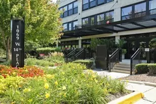 1069 W 14th Pl, Chicago, IL 60608 - Photo 1