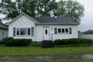 709 E Livingston St, Streator, IL 61364 - Photo 1