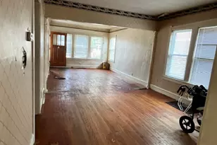 2722 Euclid Ave, Berwyn, IL 60402 - Photo 9