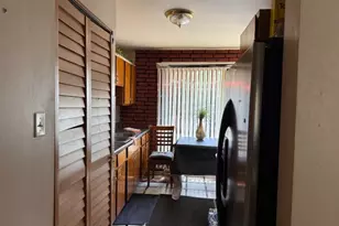 3213 Woodworth Pl, Hazel Crest, IL 60429 - Photo 5