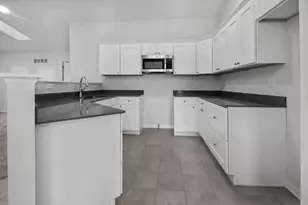 3136 W 83rd Ln, Merrillville, IN 46410 - Photo 3