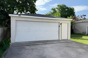 1023 N Elmwood Ave, Waukegan, IL 60085 - Photo 5