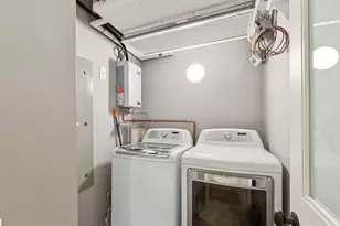 132 E Delaware Pl, Chicago, IL 60611 - Photo 45