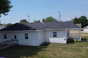 100 E Lyle St, Milford, IL 60953 - Photo 3