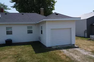 100 E Lyle St, Milford, IL 60953 - Photo 5
