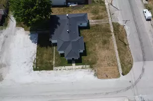 100 E Lyle St, Milford, IL 60953 - Photo 7