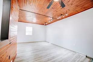 100 E Lyle St, Milford, IL 60953 - Photo 35